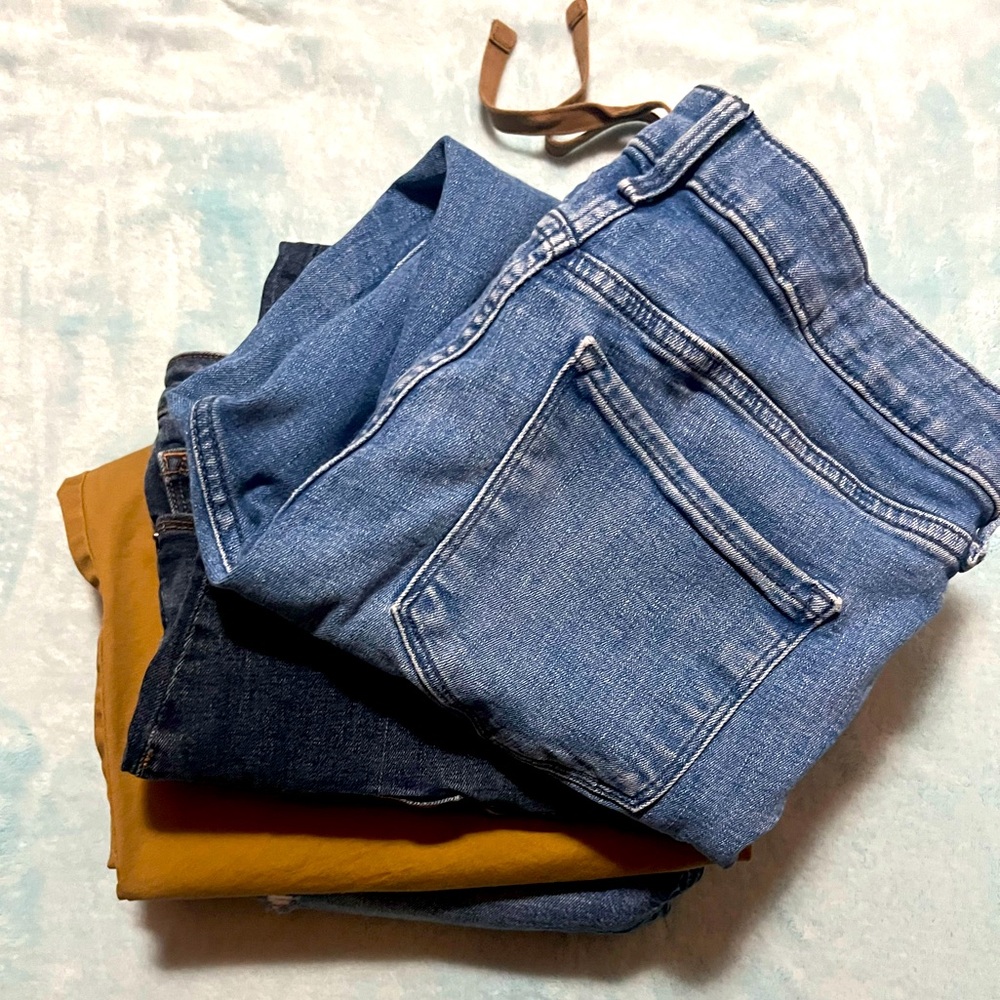 SET OF 3 OLD NAVY ROCKSTAR DENIM & KHAKIS. SIZE 10